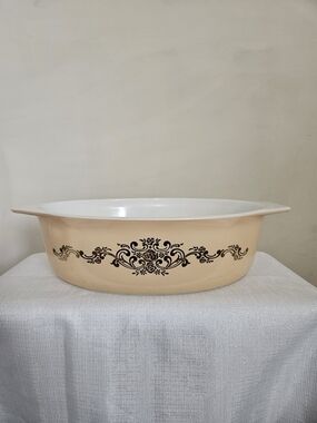 Pyrex Promotional Golden Rose Decoration Casserole Dish 1967-1968